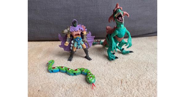 Speel figuurtjes: dinosaurus, slang, actiefiguur