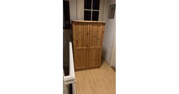 Mooie ruime houten Ikea opberger kast met deuren en lades