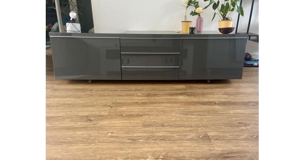 2 mooie lagen opbergmeubels