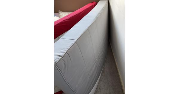 1 pers matras ikea, latten voor bodem en 2x sets beddengoed Ikea