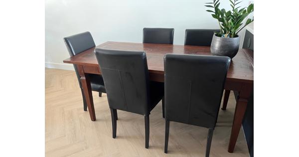 Eettafel met 5 stoelen