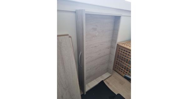 Box in goede staat zonder matras