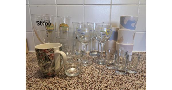 Diverse glazen/kopjes