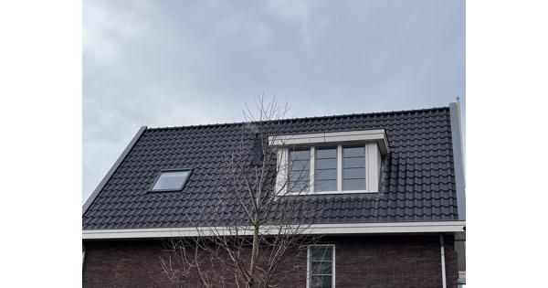 Dakpannen Monier 6, ZWART, +/- 100 stuks