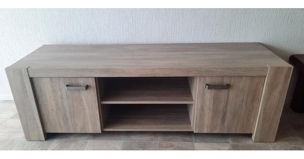 Tv meubel met 2 kastjes en 1 ligplank