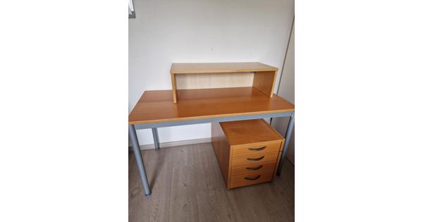 Bureau met Ladeblok