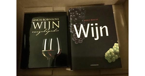 2 wijnencyclopedieen