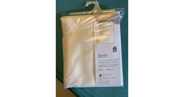Gratis: kant en klaar gordijn /vitrage