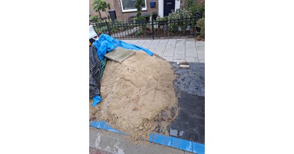 Gratis af te halen Zand en Tegels 