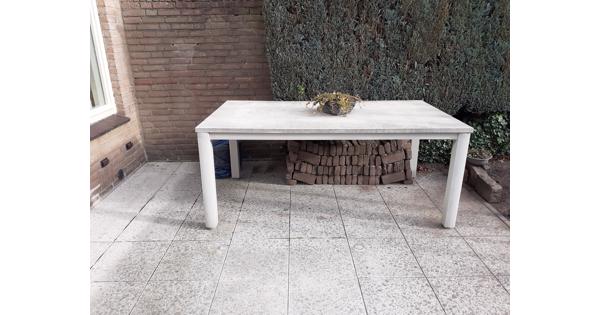 tuintafel met aluminium poten