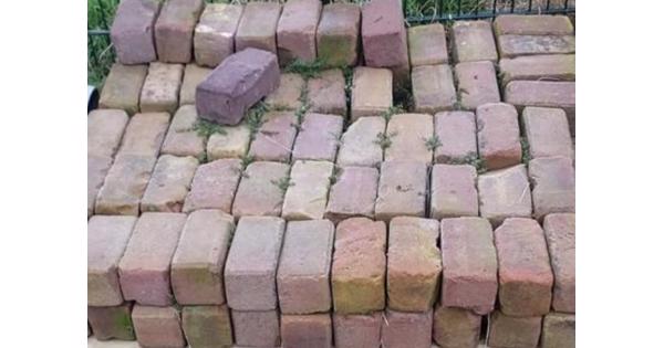 Tuintegels / tuinklinkers tuintegels gratis af te halen