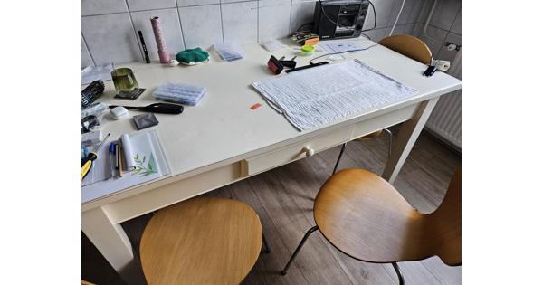 Keukentafel, degelijk om op te knappen
