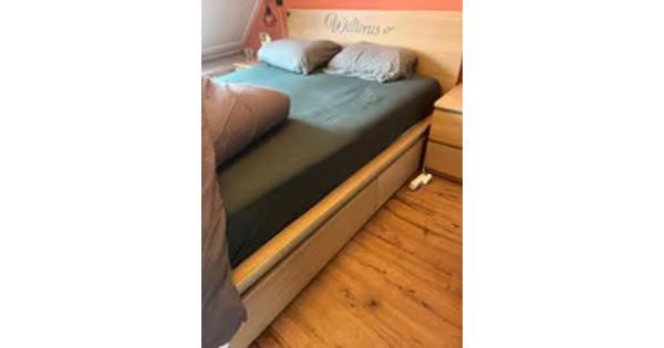 Malm bed Ikea 160 met nachtkastjes.