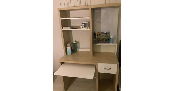 Bureau voor kinderkamer