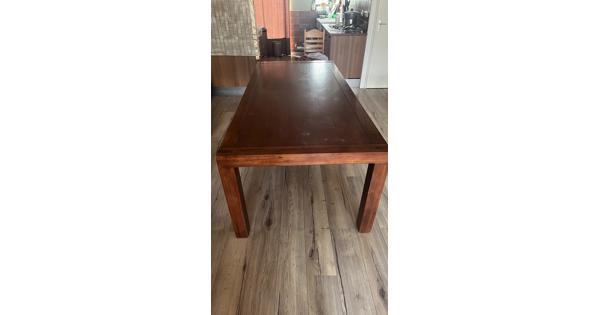 Massieve eettafel 