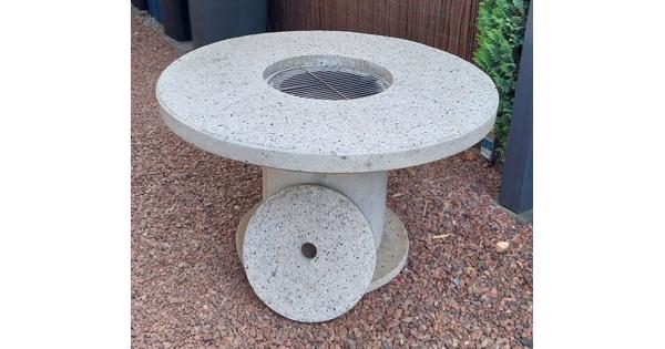 Stenen tuintafel/barbecue
