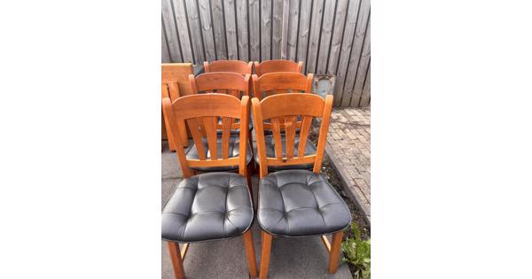 6 houten stoelen met leren zit