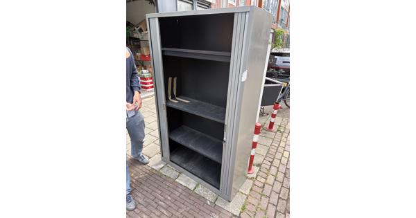 Mooi nette kast voor kantoor of anders