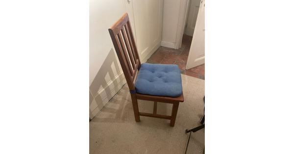 6x houten stoelen