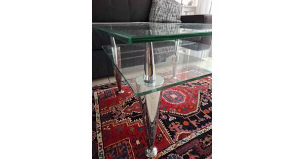 Leuke glazen salontafel GRATIS