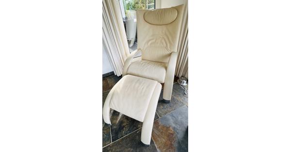 Relaxfauteuil met hocker van leer 