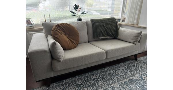 Beige stoffen bank - 2,5 zits - goede staat