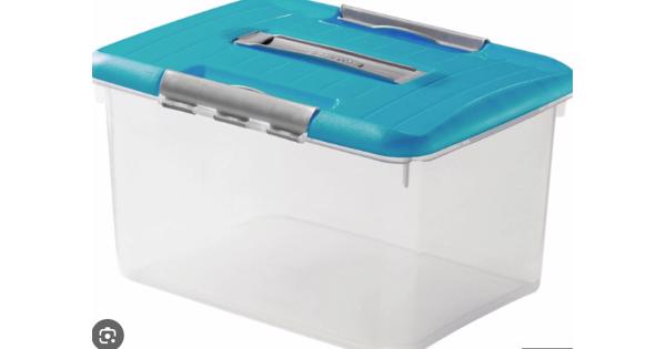 URGENT! WIE HEEFT DEZE CURVER BEWAARBOXEN/DOZEN?