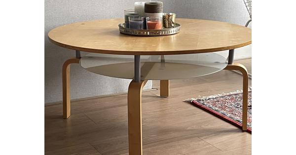 Moderne houten salontafel