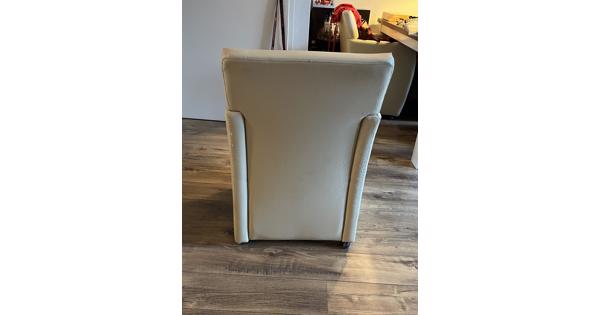 vier skai eetkamerstoelen op wielen