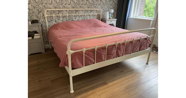 Stalen bedframe 180x200 cm