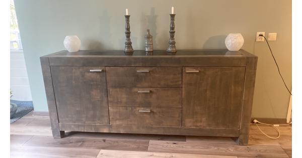 Gratis dressoir met leistenen blad