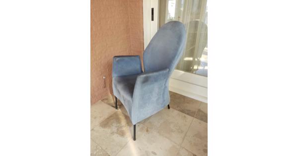Zes nubuck eettafelstoelen