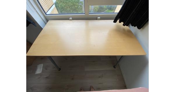 Bureau in hoogte verstelbaar