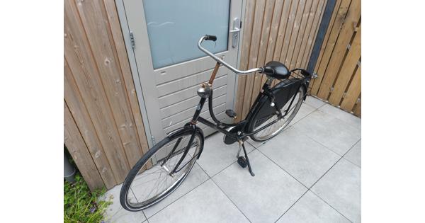 Zwarte Oma fiets