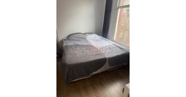 2-persoons boxspring + matras (180*200)