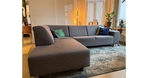 GRIJZE HOEKBANK – 270X200 CM BREED (GRATIS OPHALEN)