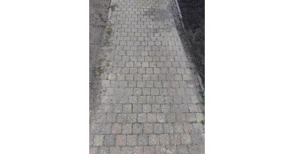 10x10 tegels ongeveer 37 m2 gratis af te halen