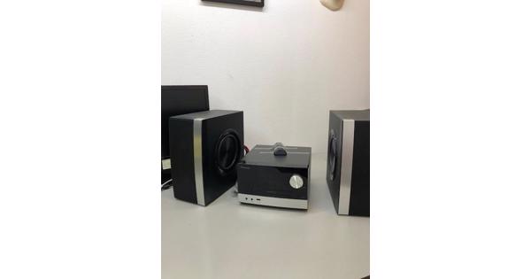 Pioneer stereo met boxen en ab