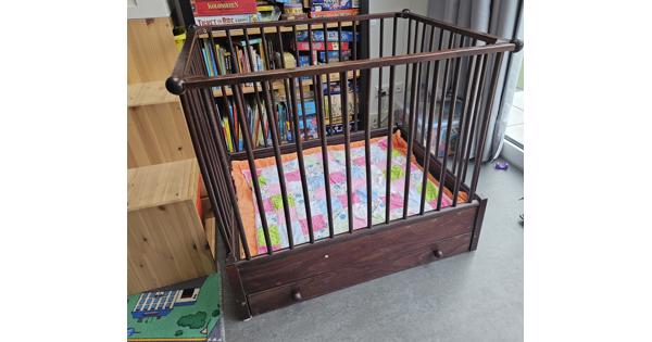 Baby box in 3 hoogtes verstelbaar, lade, met boxkleden