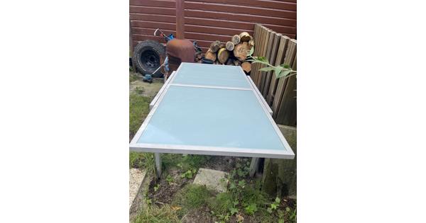 Tafel van glas en staal (ook kleiner te maken)