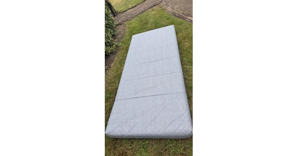 Bed 200/90, verstelbare lattenbodem en nieuw matras
