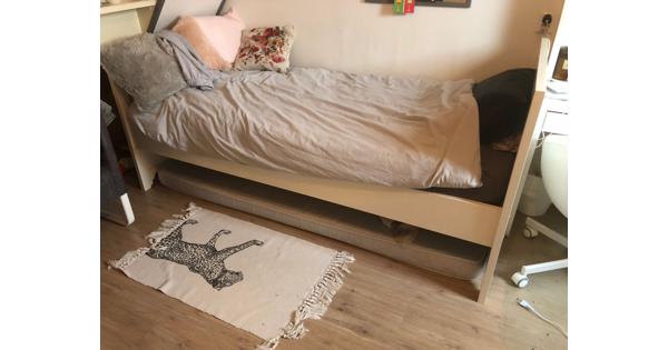 Ikea eenpersoonsbed met lattenbodem en matras