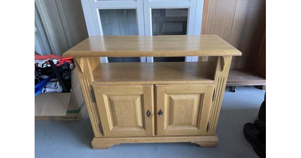 Tv meubel bruin met deurtjes