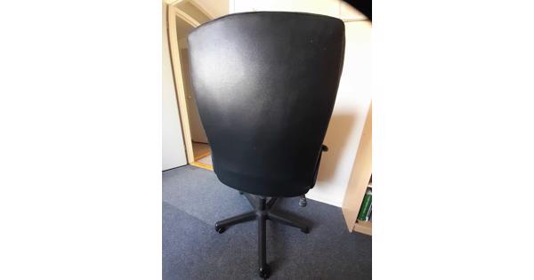 Zwarte bureaustoel
