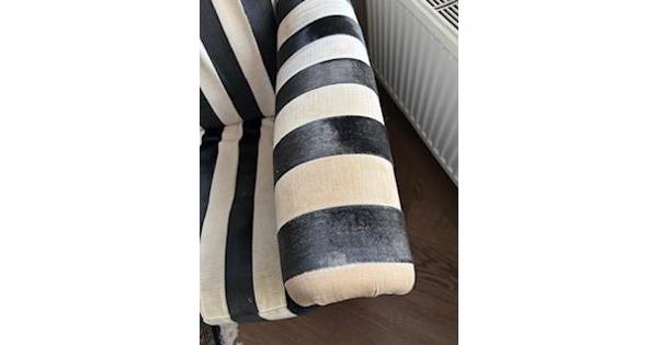 2 FAUTEUILS OM OPNIEUW TE BEKLEDEN