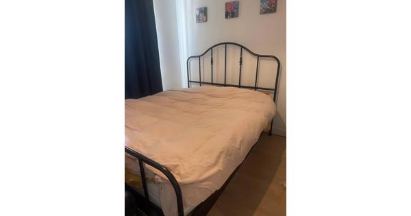 bed IKEA bedbodem en matras