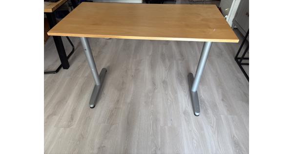 Bureau, verstelbaar en makkelijk mee te nemen