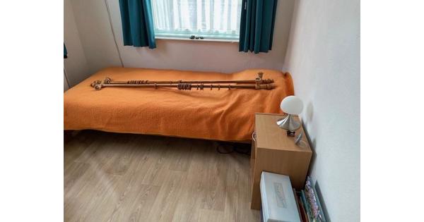 Twee gordijnroeden 160 cm compleet