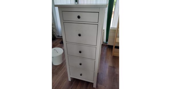 Witte opbergkast 