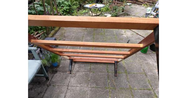 Massief hout 1 persoons bed. (2x)